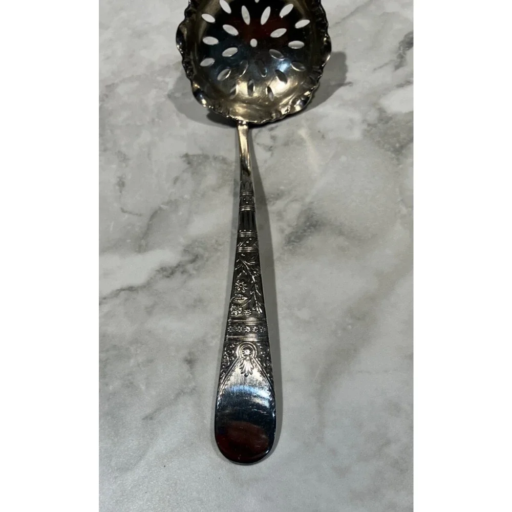 1847 Rogers Bros A1 Lorne Silverplate Pierced Sugar‎ Shell Spoon 1878